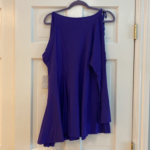 New violet one sleeve with peep hole and & tie dress-smoke free home - Picture 2 of 3